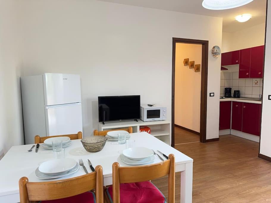 5' From Punta Gro Beach With Free Swimming Pool Sirmione Dış mekan fotoğraf